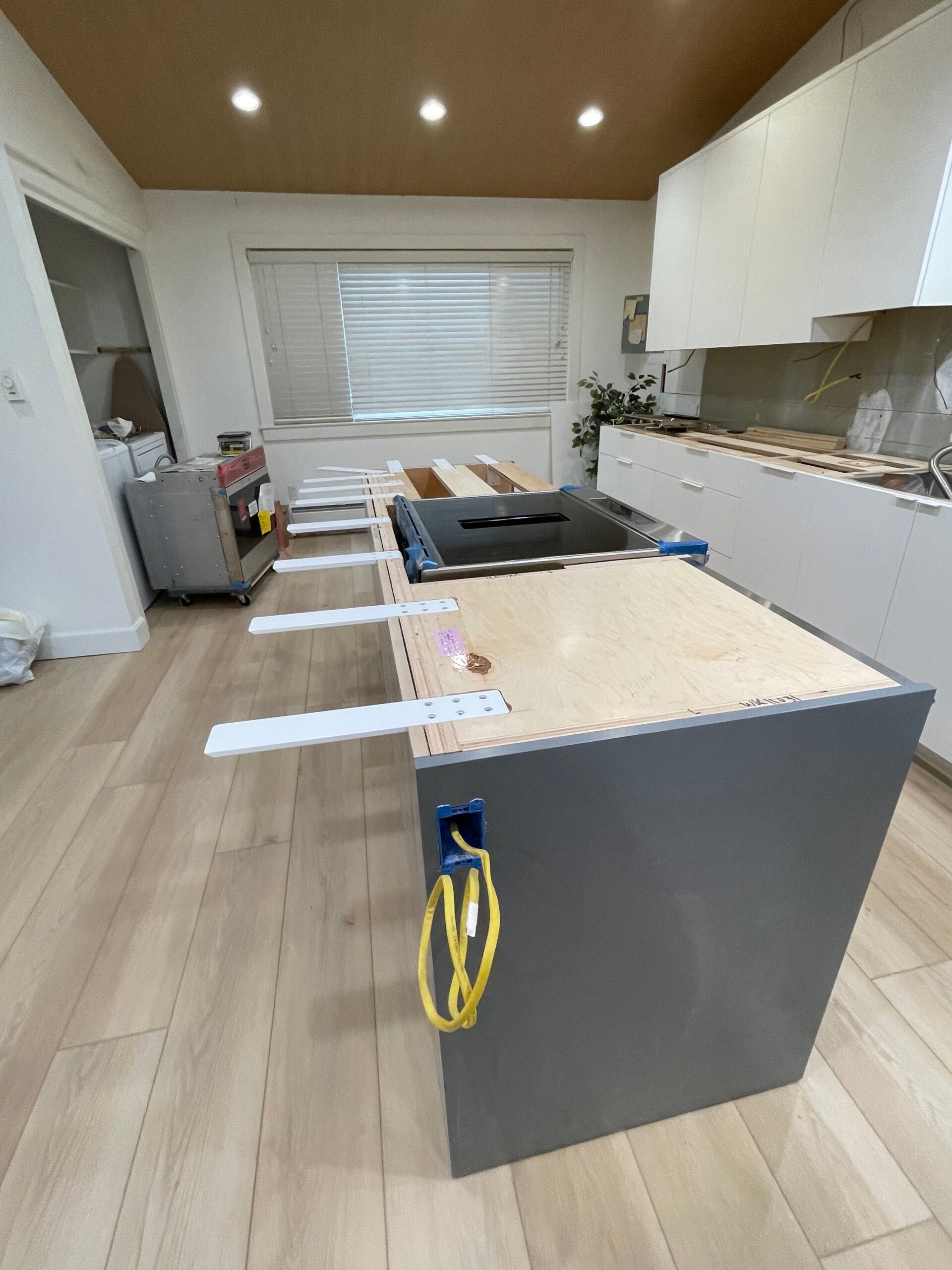 Top Mount Countertop Support Bracket