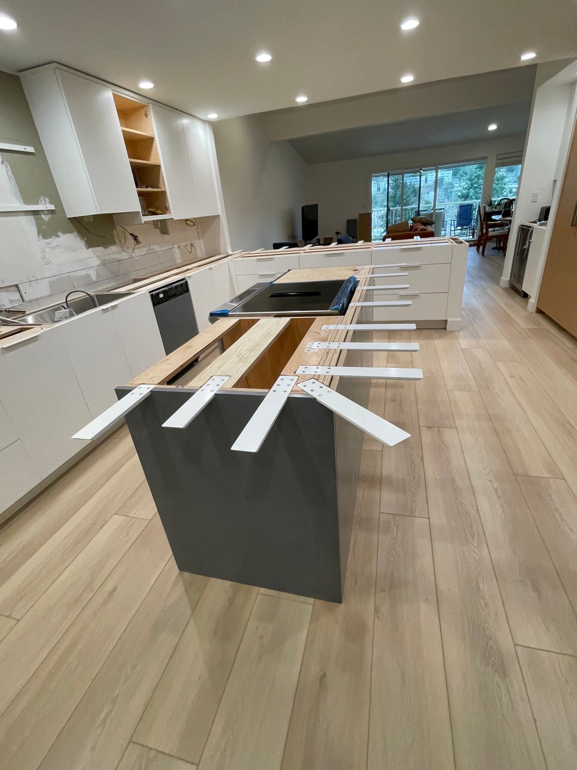 Top Mount Countertop Support Bracket